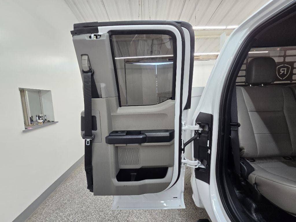 2022 FORD F-250 - Image 31