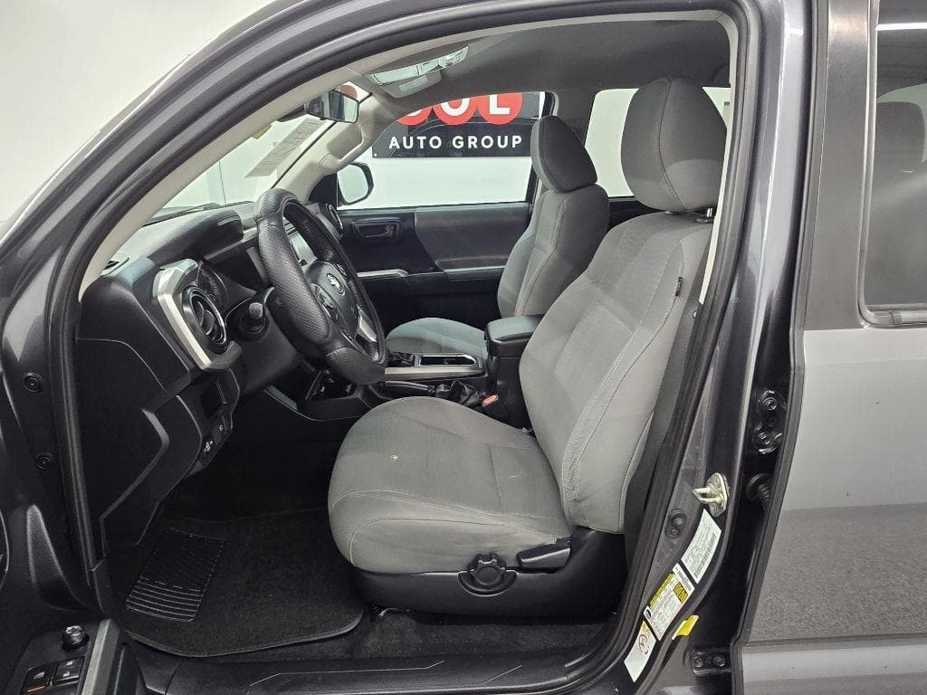 2019 TOYOTA Tacoma - Image 12