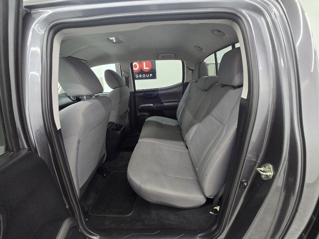 2019 TOYOTA Tacoma - Image 18