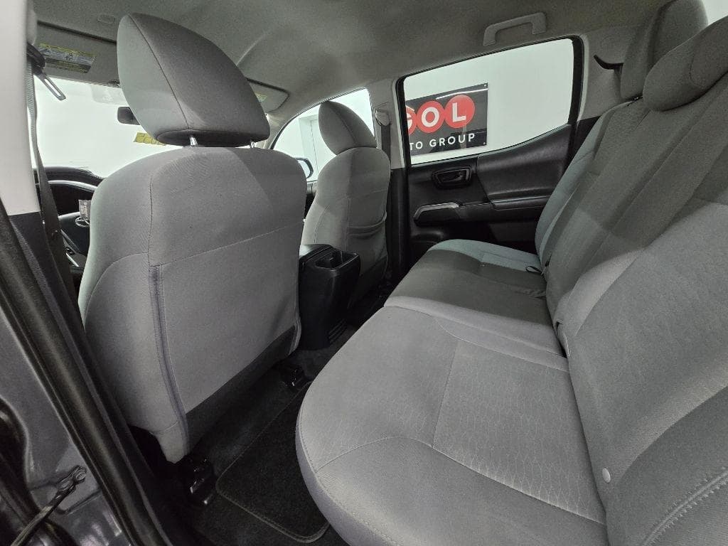 2019 TOYOTA Tacoma - Image 19