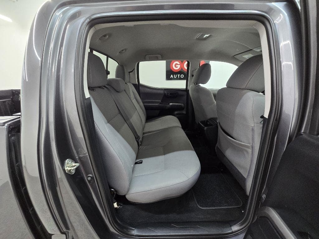2019 TOYOTA Tacoma - Image 21