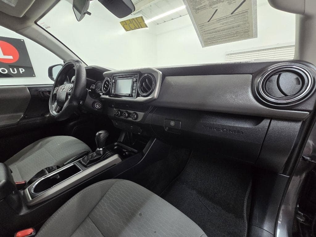 2019 TOYOTA Tacoma - Image 24