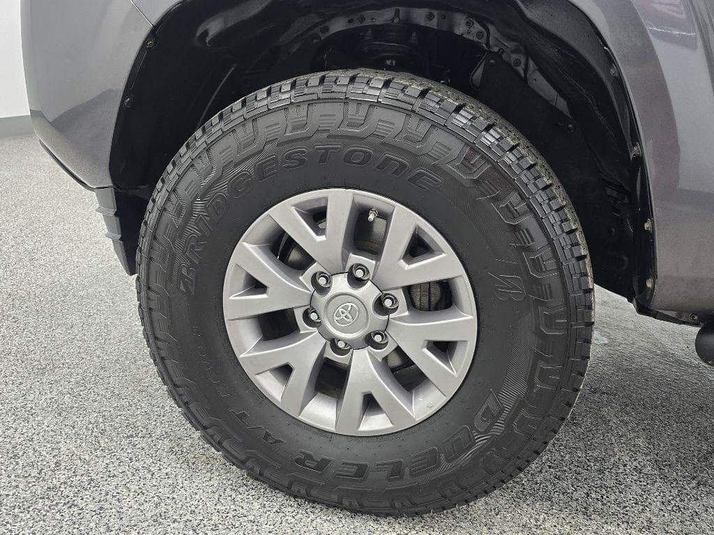 2019 TOYOTA Tacoma - Image 33