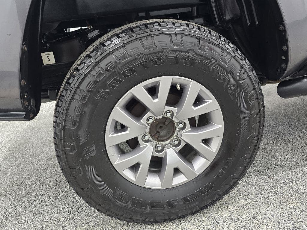 2019 TOYOTA Tacoma - Image 36