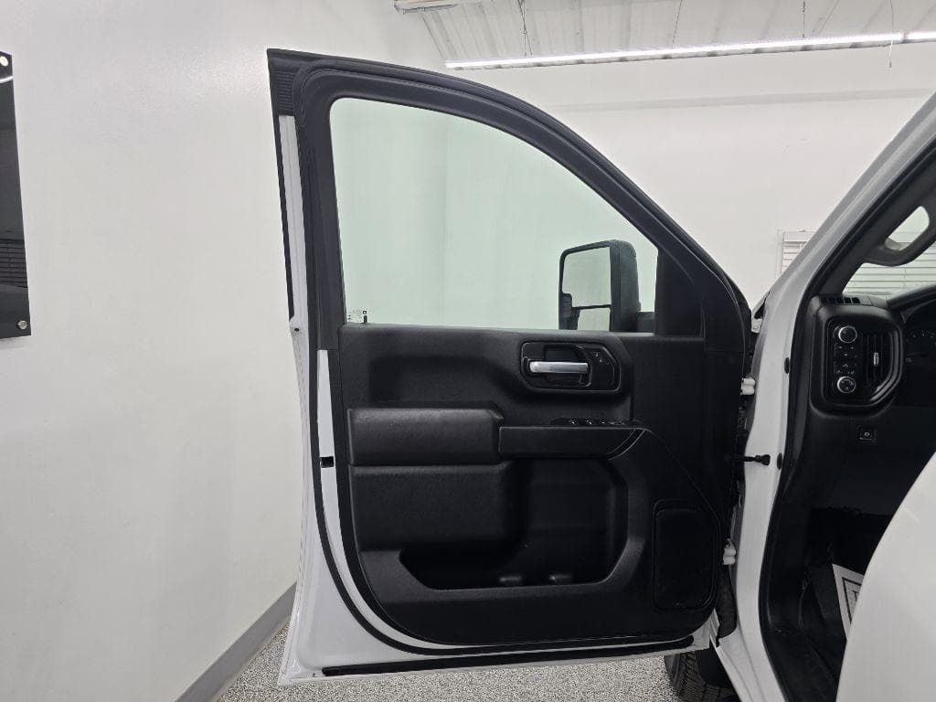 2021 CHEVROLET Silverado - Image 29