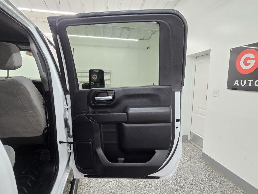 2021 CHEVROLET Silverado - Image 31