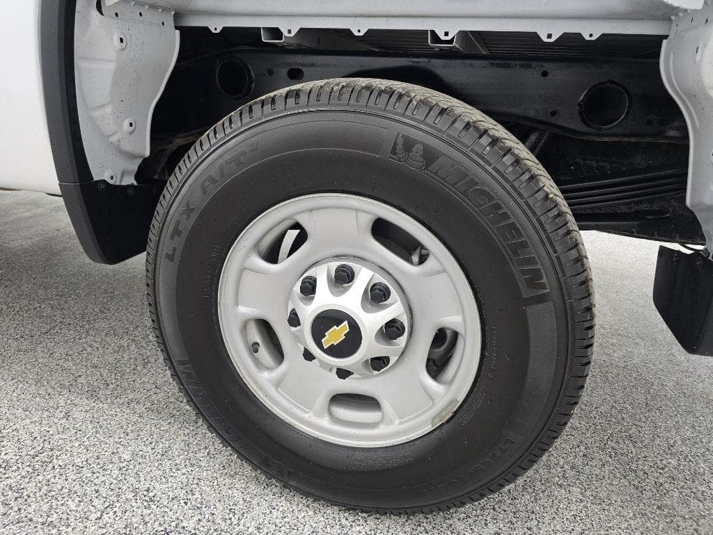 2021 CHEVROLET Silverado - Image 33