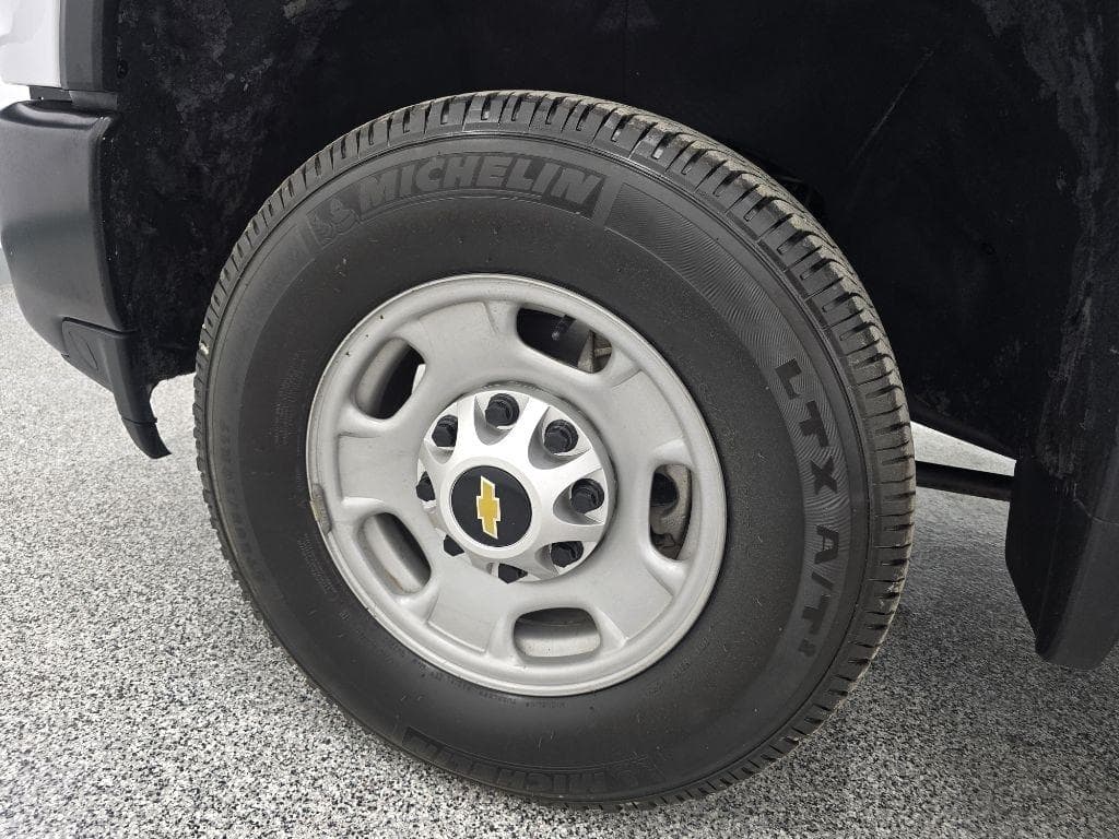 2021 CHEVROLET Silverado - Image 34