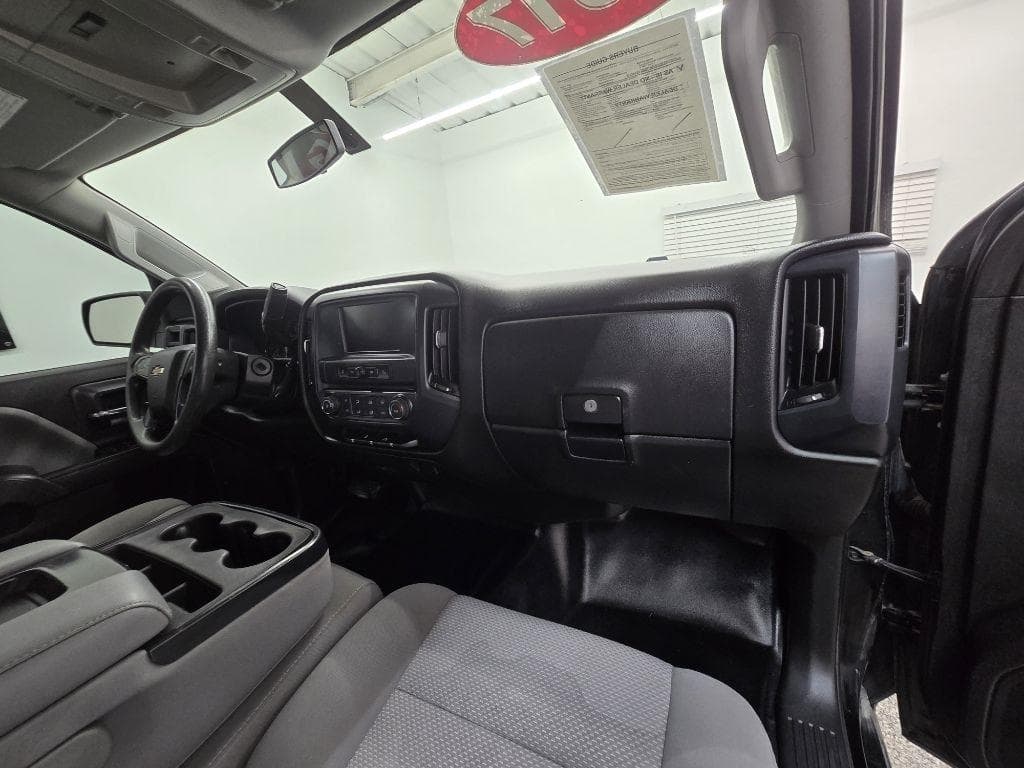 2017 CHEVROLET Silverado - Image 24