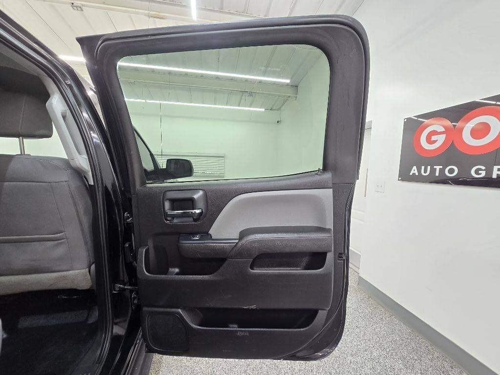 2017 CHEVROLET Silverado - Image 30