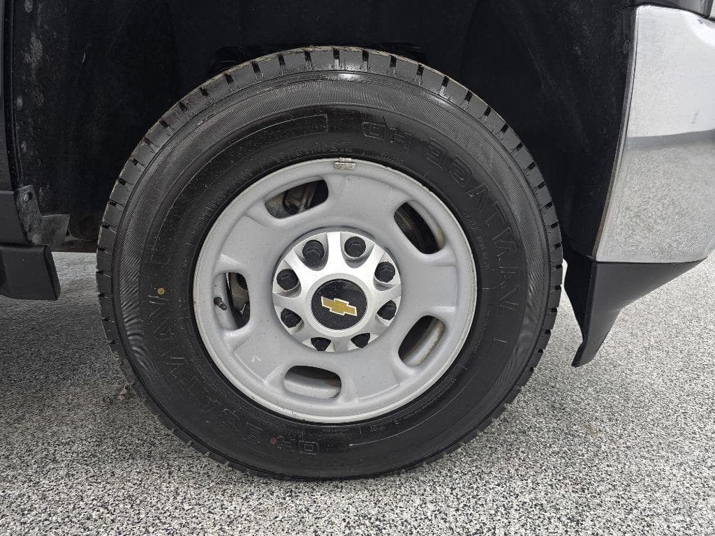 2017 CHEVROLET Silverado - Image 34