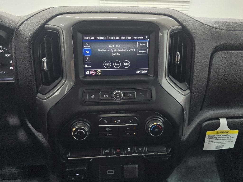 2020 CHEVROLET Silverado - Image 25