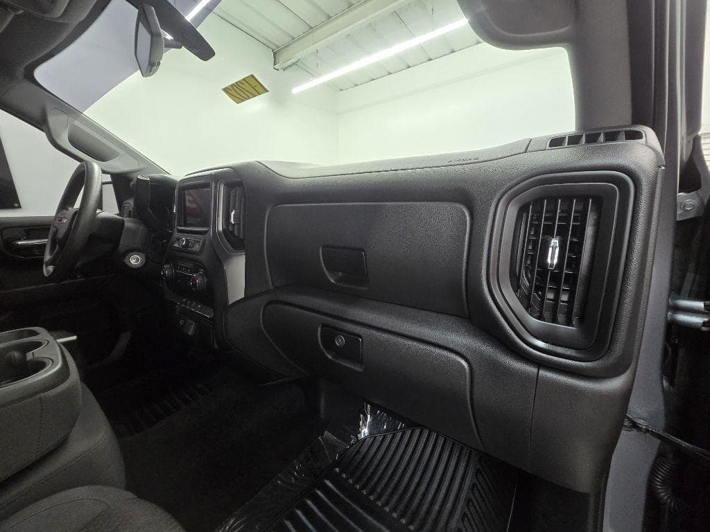 2020 CHEVROLET Silverado - Image 23