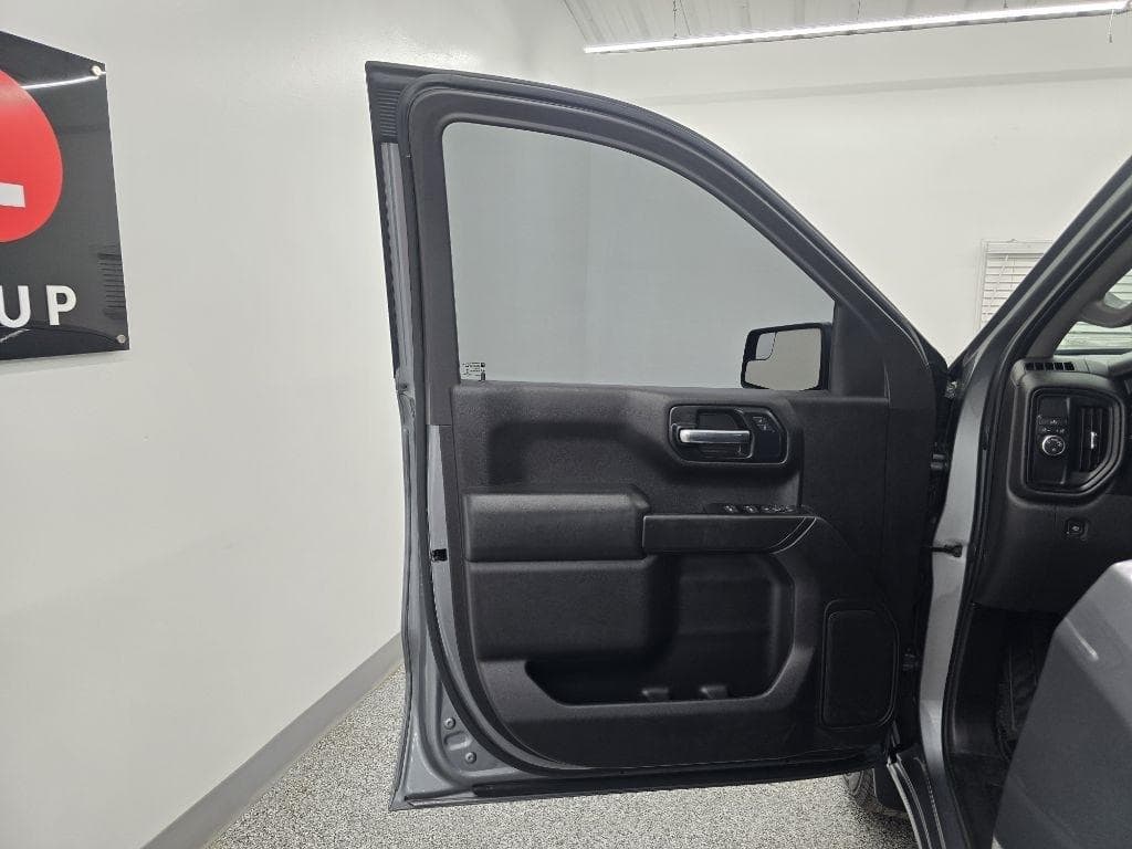 2020 CHEVROLET Silverado - Image 29