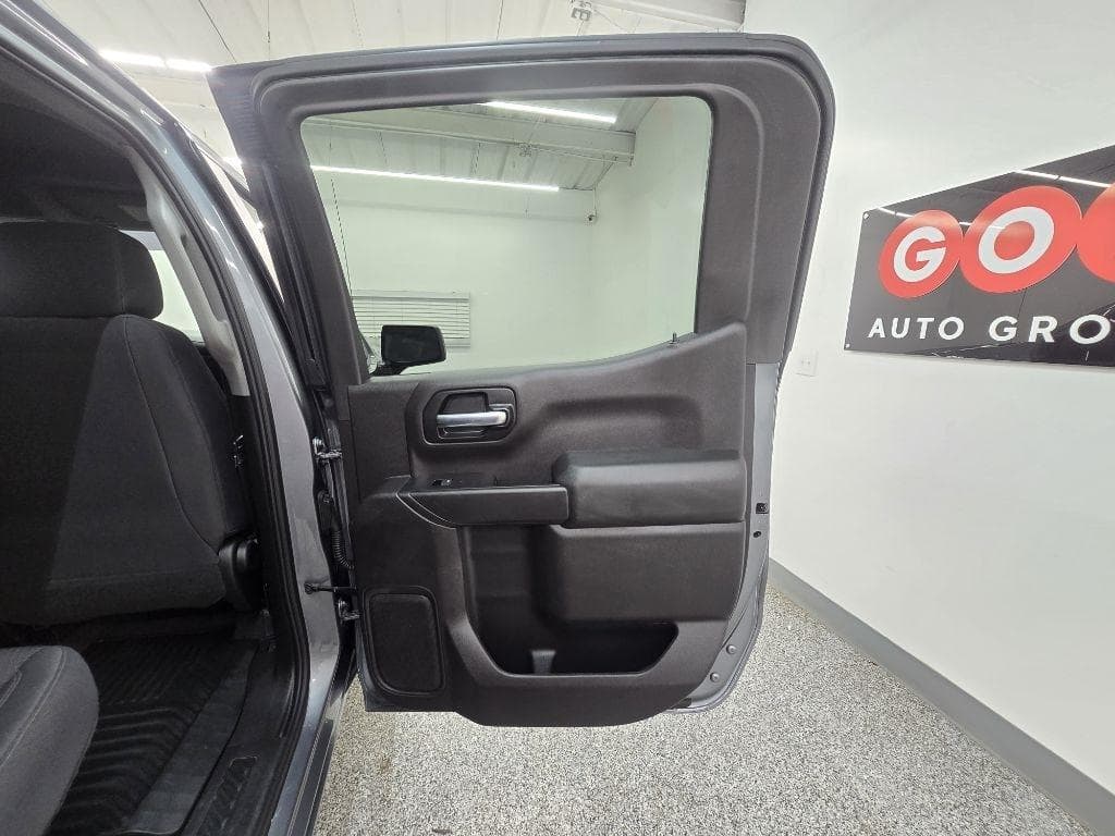 2020 CHEVROLET Silverado - Image 31