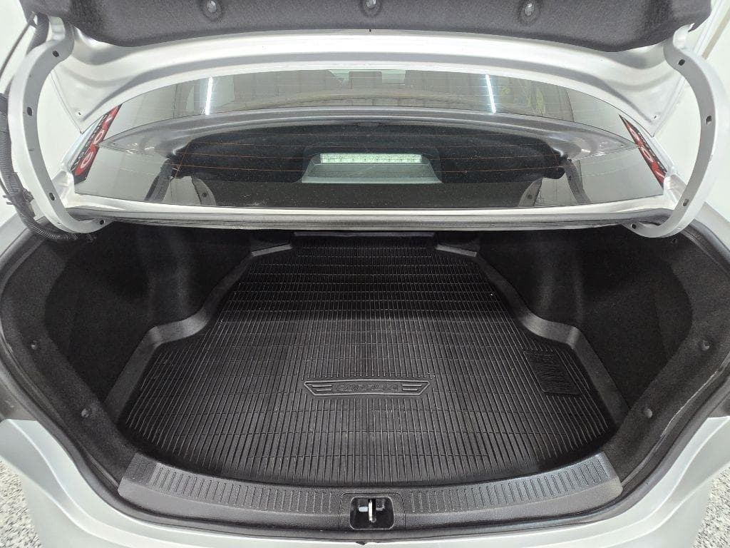 2023 TOYOTA Corolla - Image 18