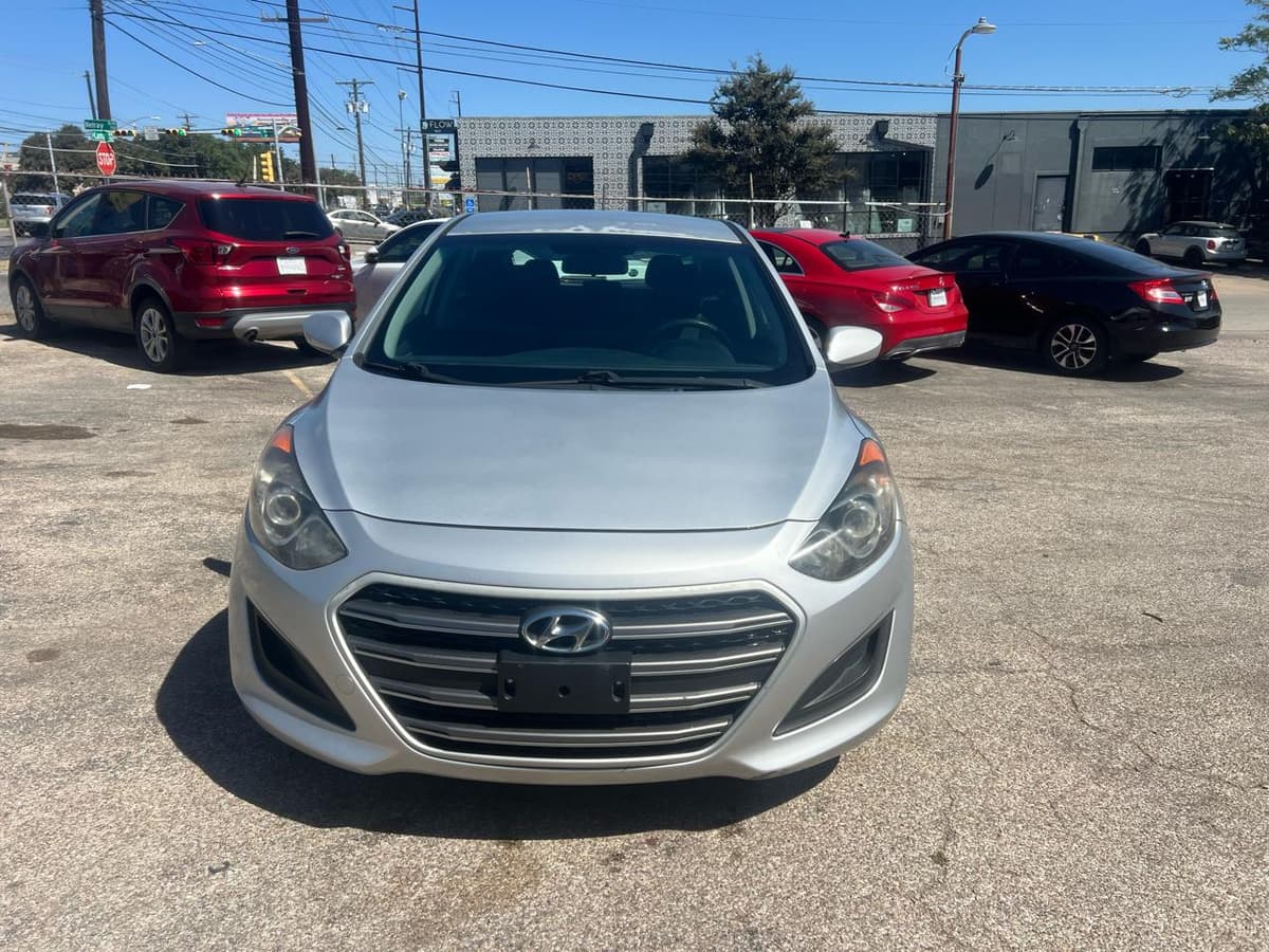 2016 Hyundai Elantra - Image 1