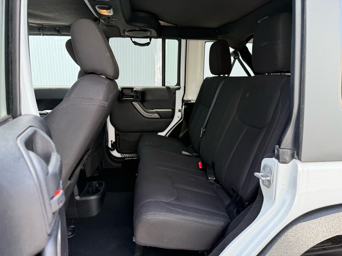 2014 Jeep Wrangler - Image 9