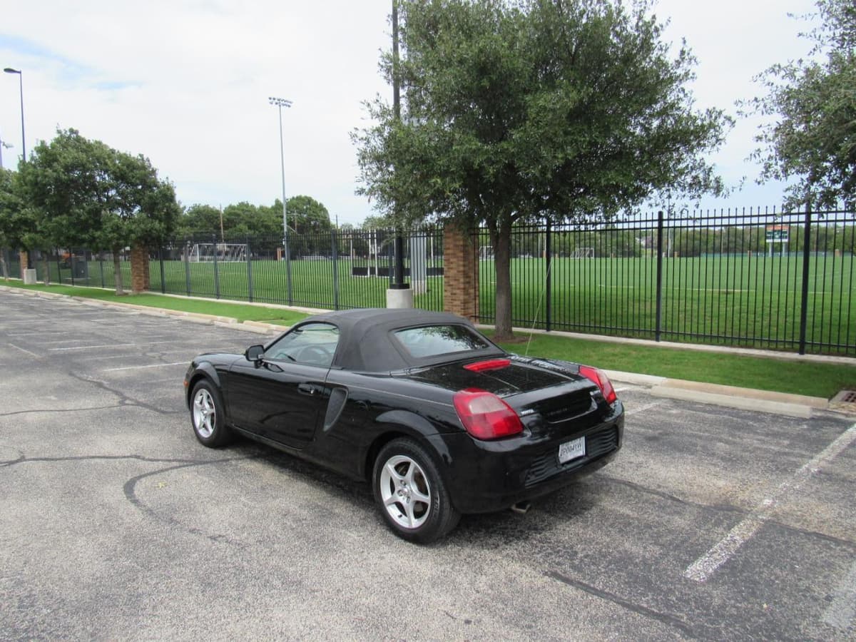 2001 Toyota MR2 - Image 6