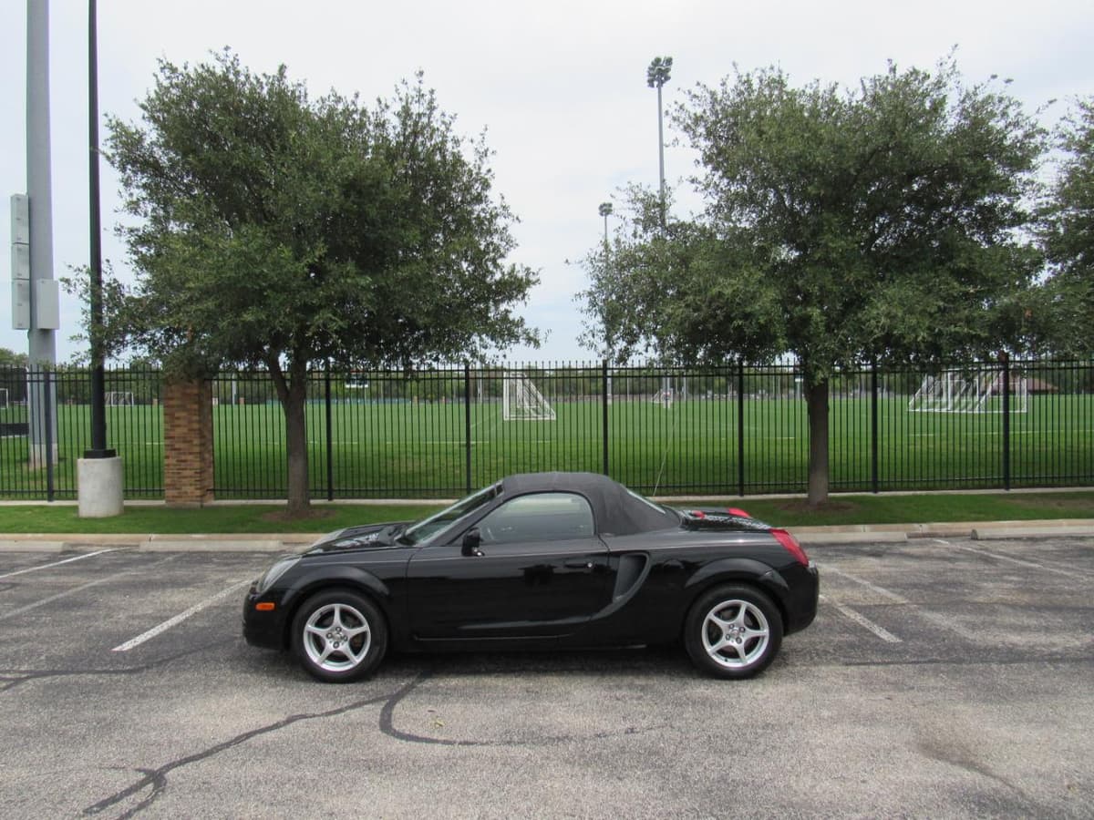 2001 Toyota MR2 - Image 7