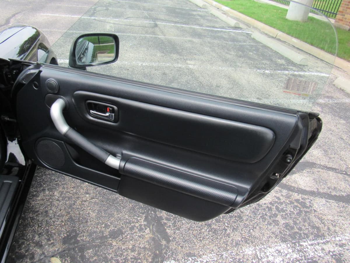 2001 Toyota MR2 - Image 17