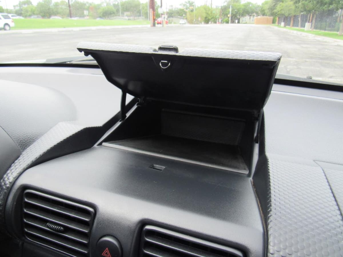 2001 Toyota MR2 - Image 23