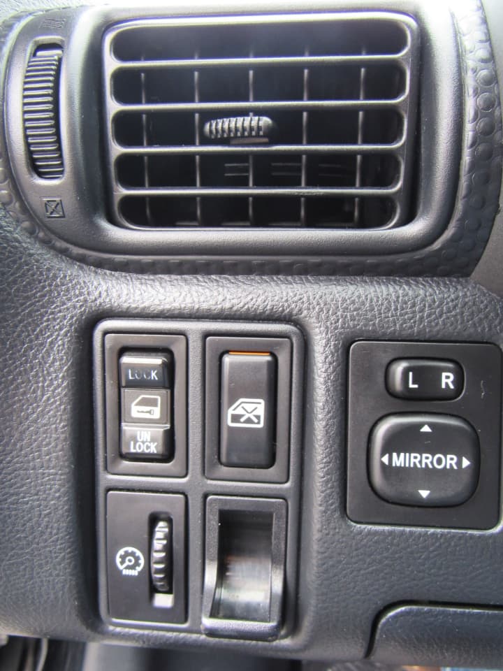 2001 Toyota MR2 - Image 24