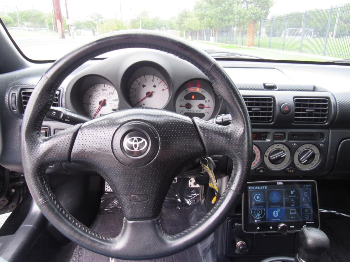 2001 Toyota MR2 - Image 25
