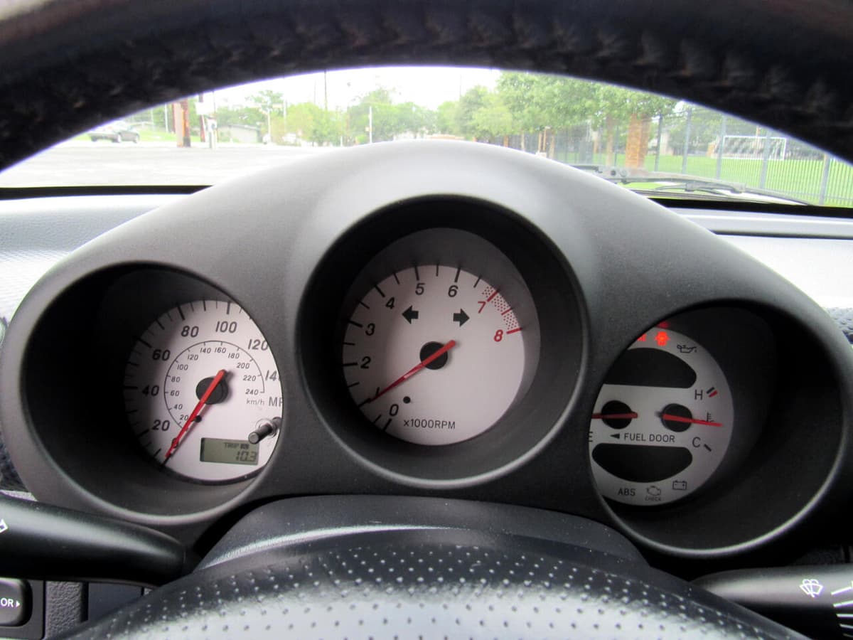 2001 Toyota MR2 - Image 26