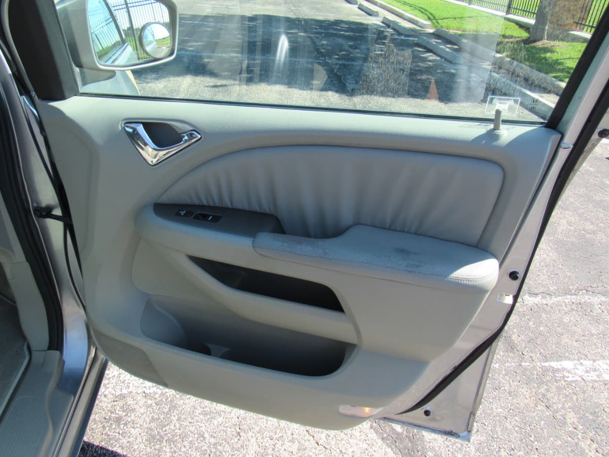 2010 Honda Odyssey - Image 10