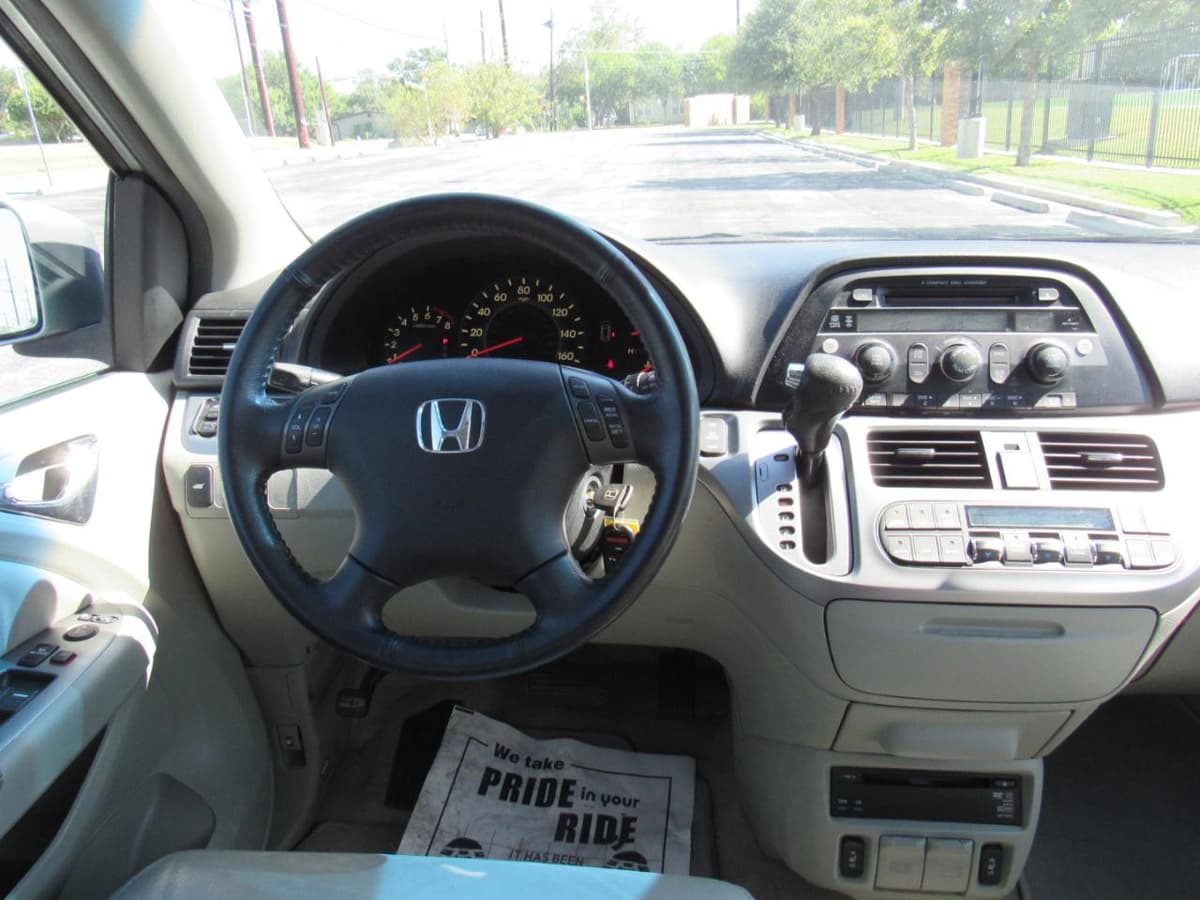 2010 Honda Odyssey - Image 17