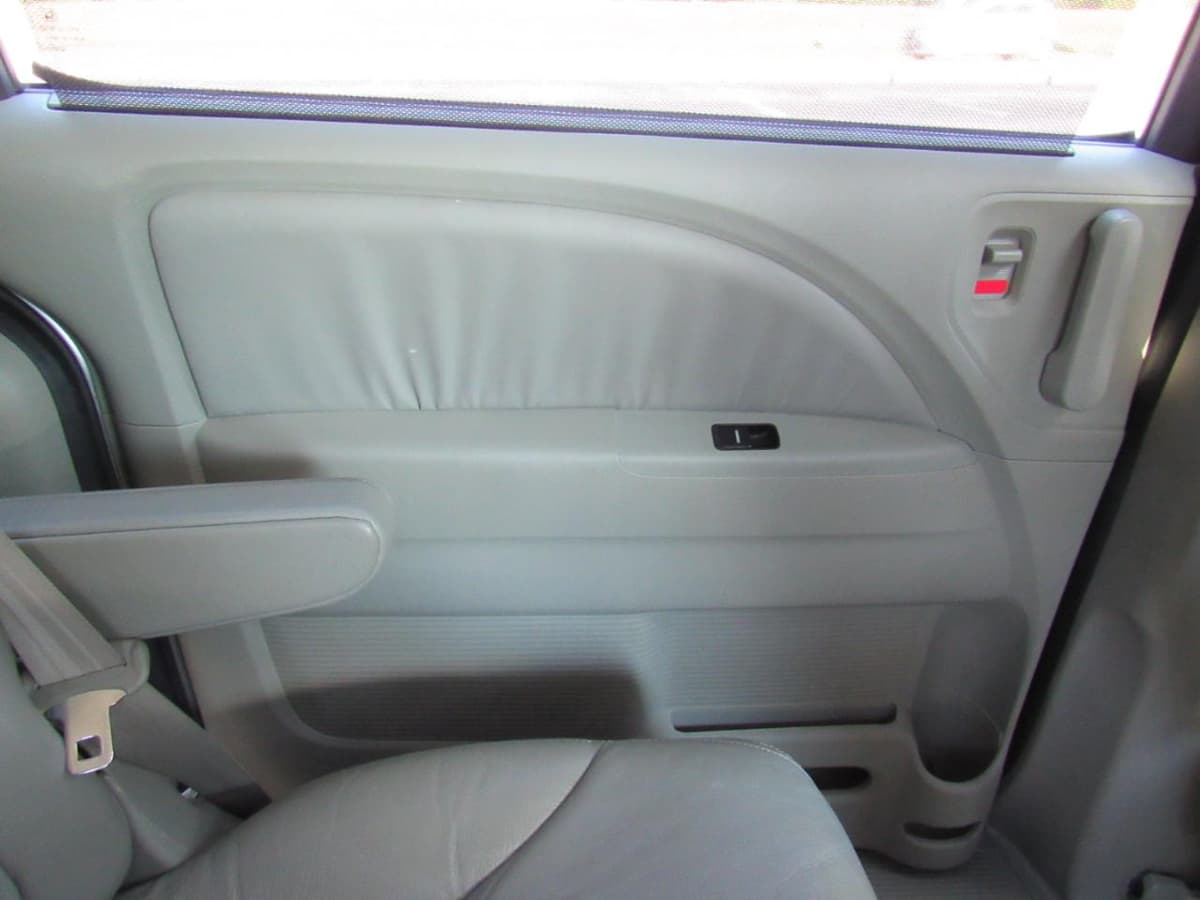 2010 Honda Odyssey - Image 19