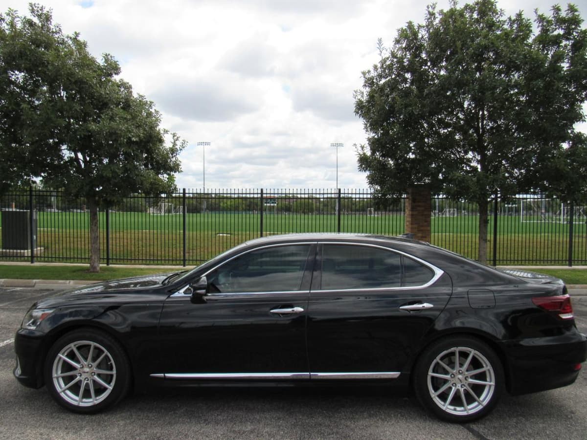 2014 Lexus LS - Image 7