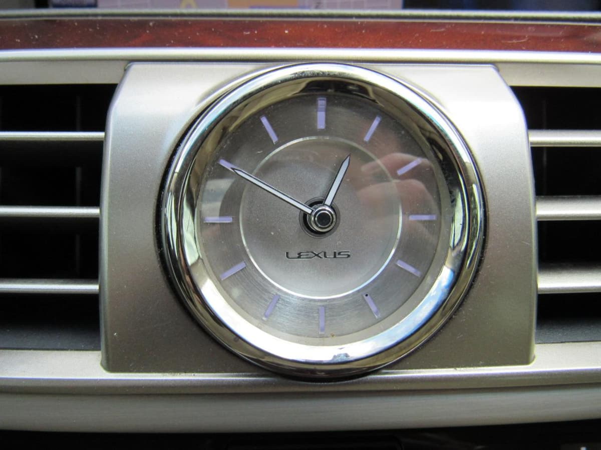 2014 Lexus LS - Image 25