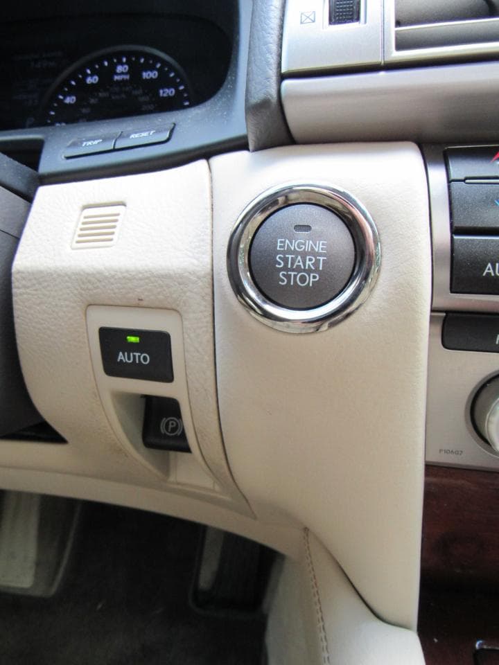 2014 Lexus LS - Image 27