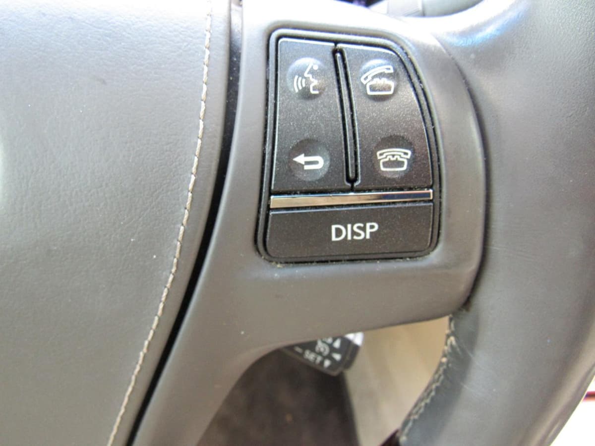 2014 Lexus LS - Image 29