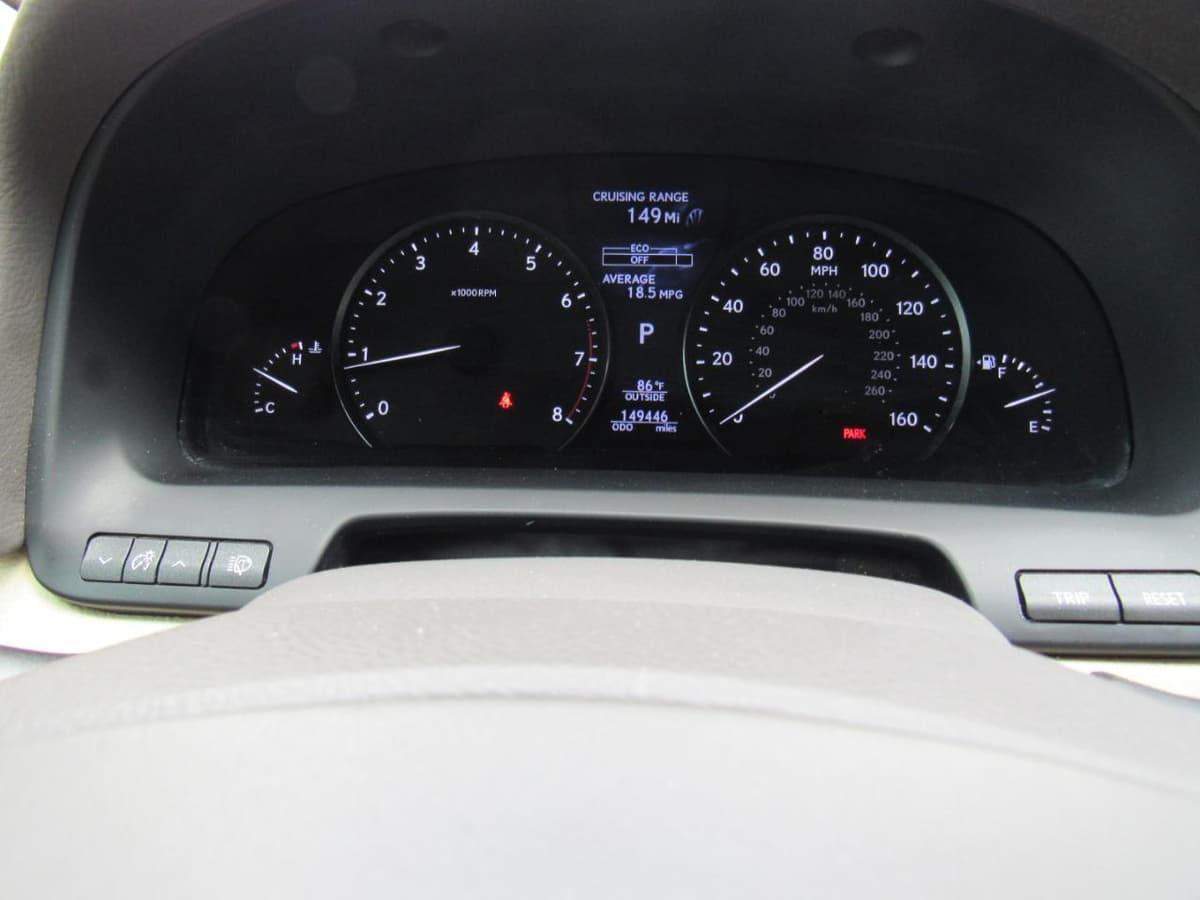 2014 Lexus LS - Image 30