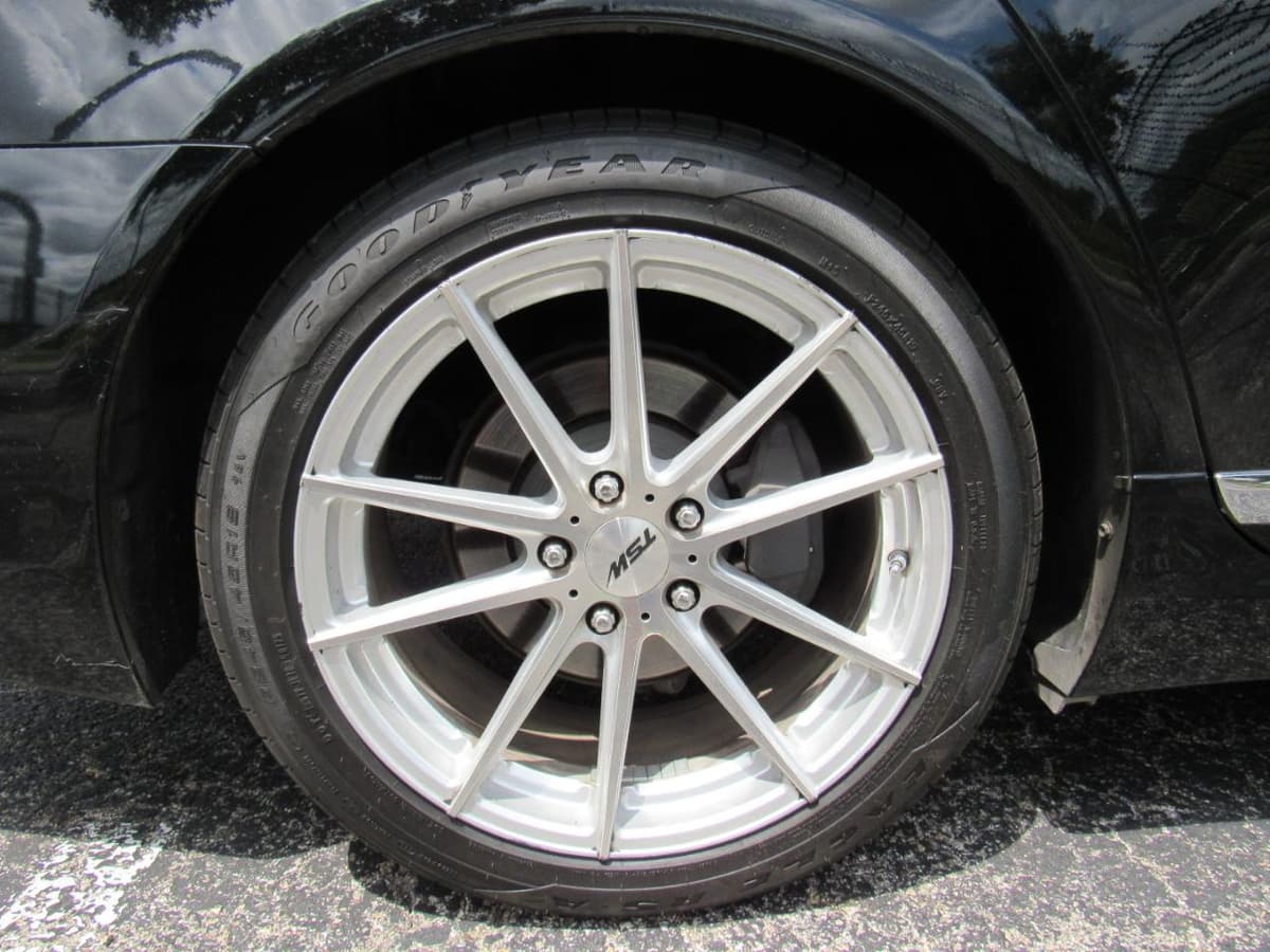 2014 Lexus LS - Image 38