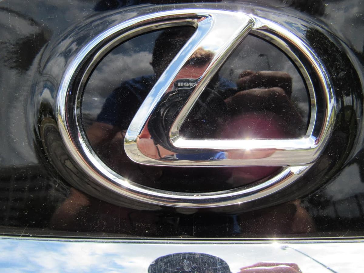 2014 Lexus LS - Image 39