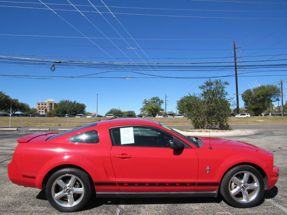 2008 Ford Mustang - Image 3