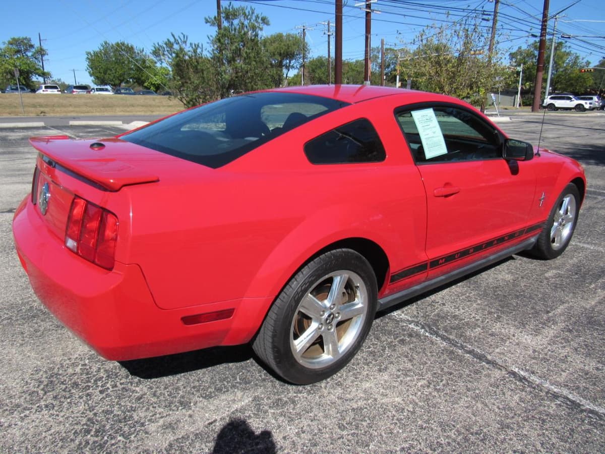 2008 Ford Mustang - Image 4