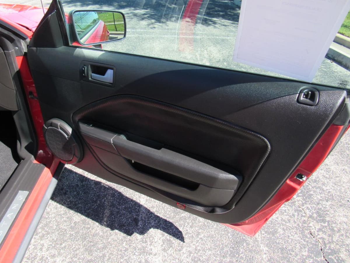 2008 Ford Mustang - Image 9