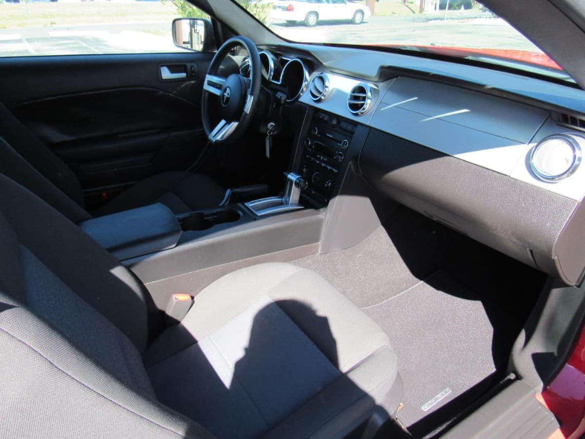 2008 Ford Mustang - Image 16
