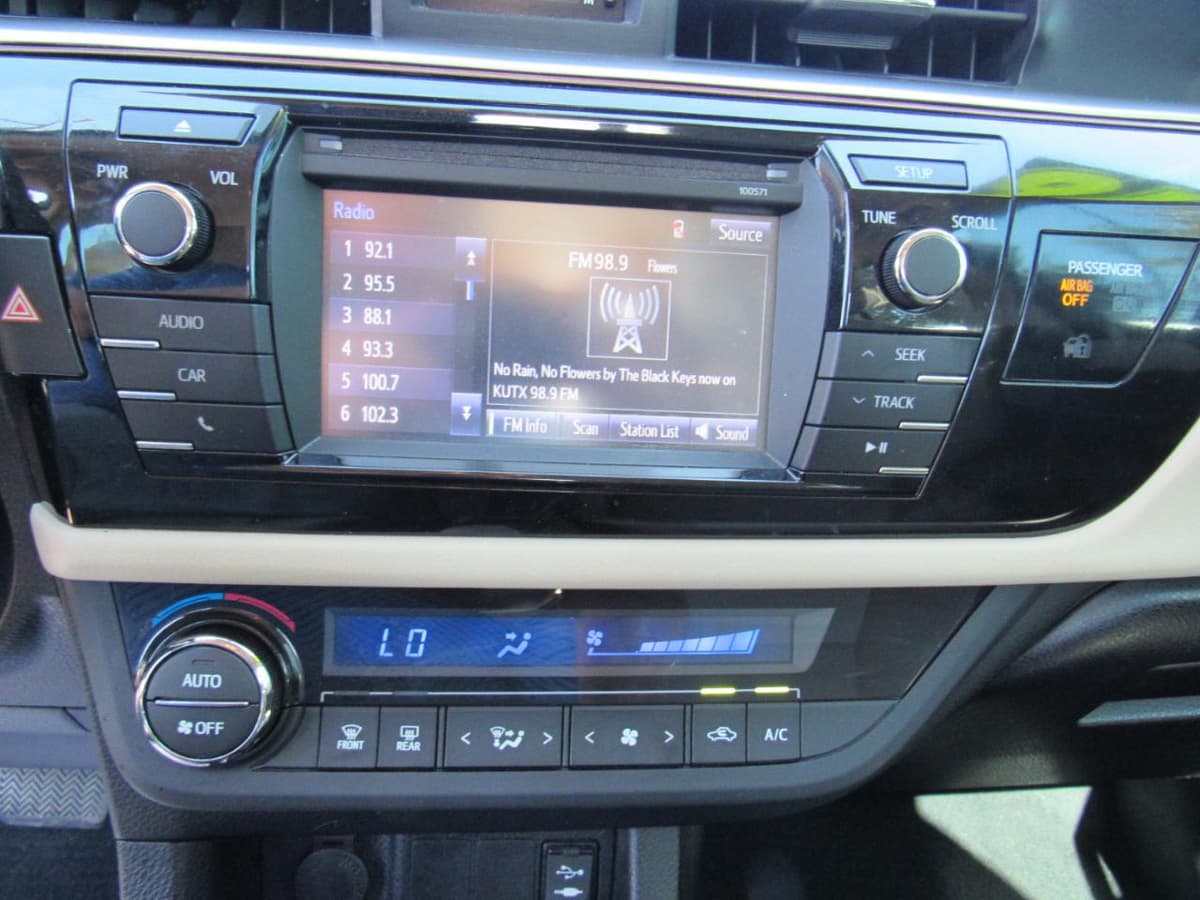 2016 Toyota Corolla - Image 21