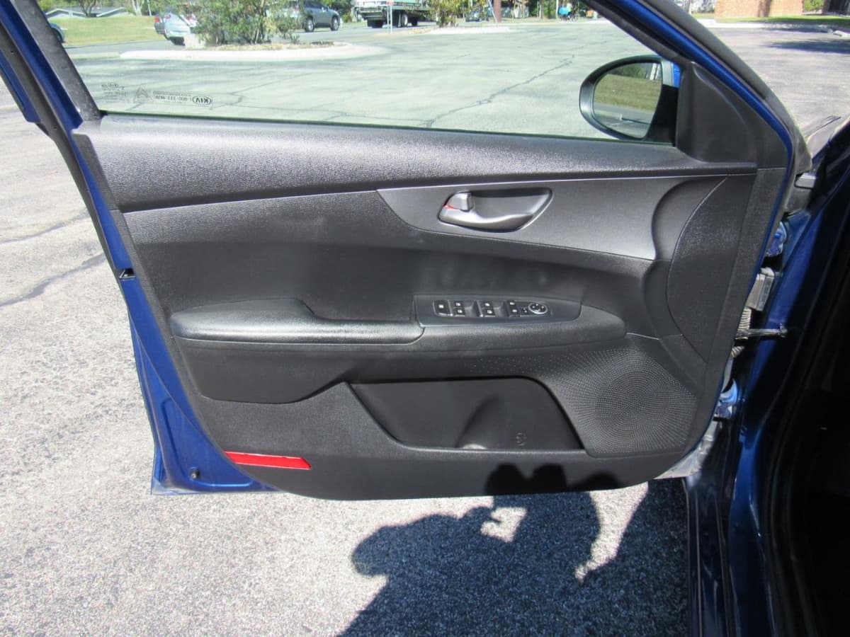 2021 Kia Forte - Image 8