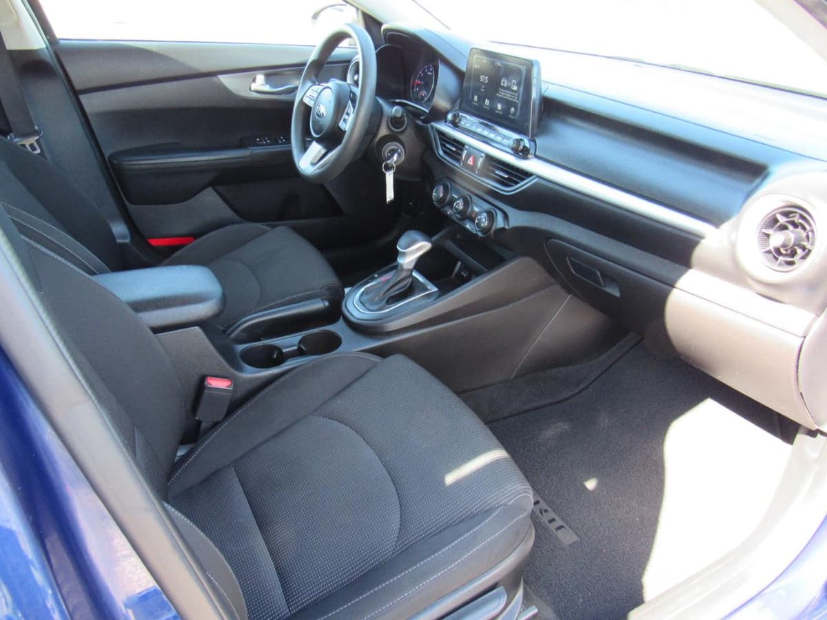 2021 Kia Forte - Image 12