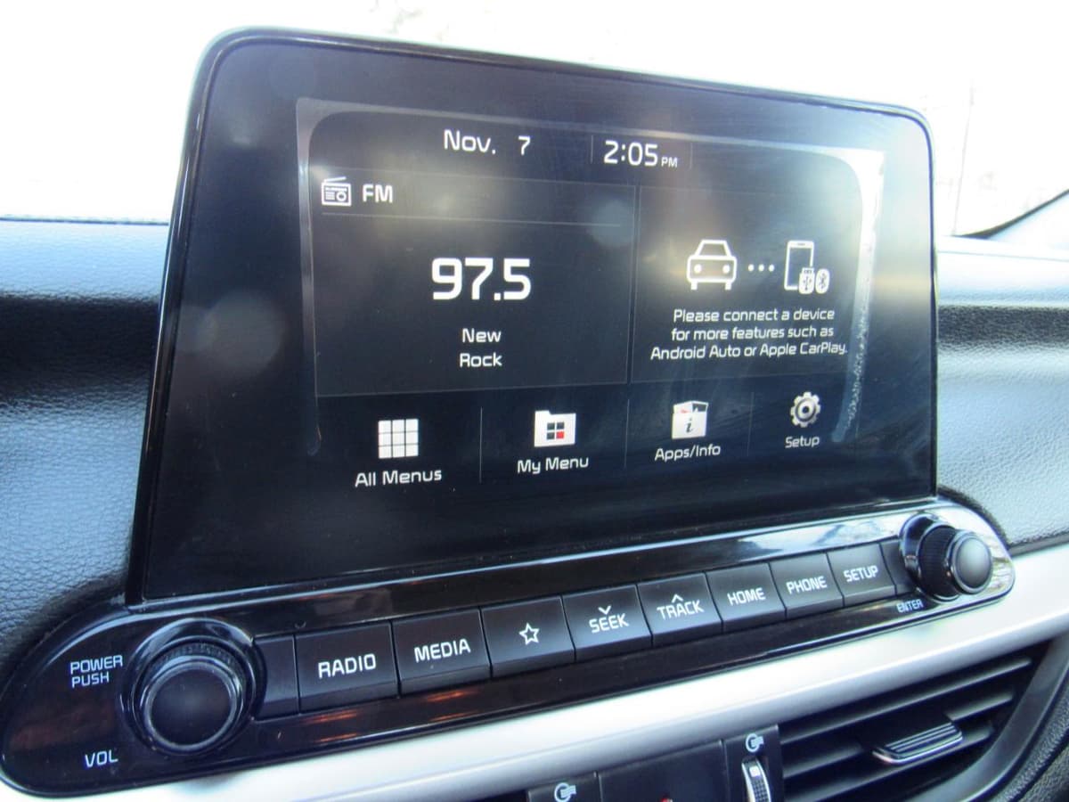 2021 Kia Forte - Image 25