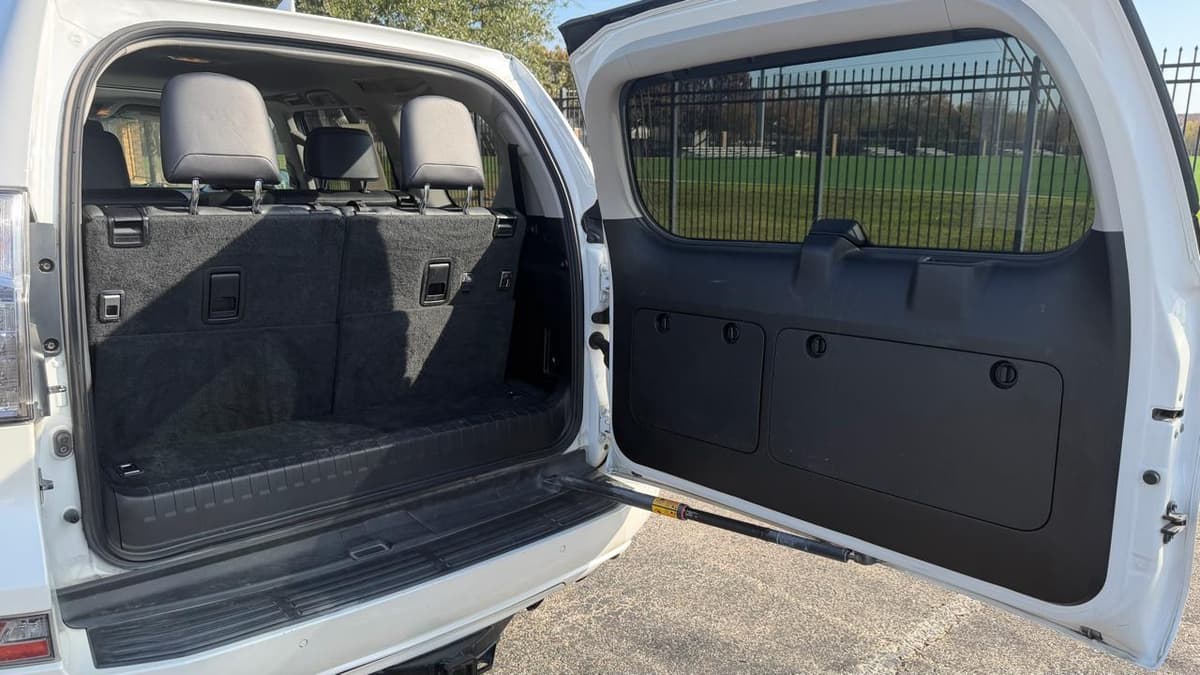 2017 Lexus GX - Image 10