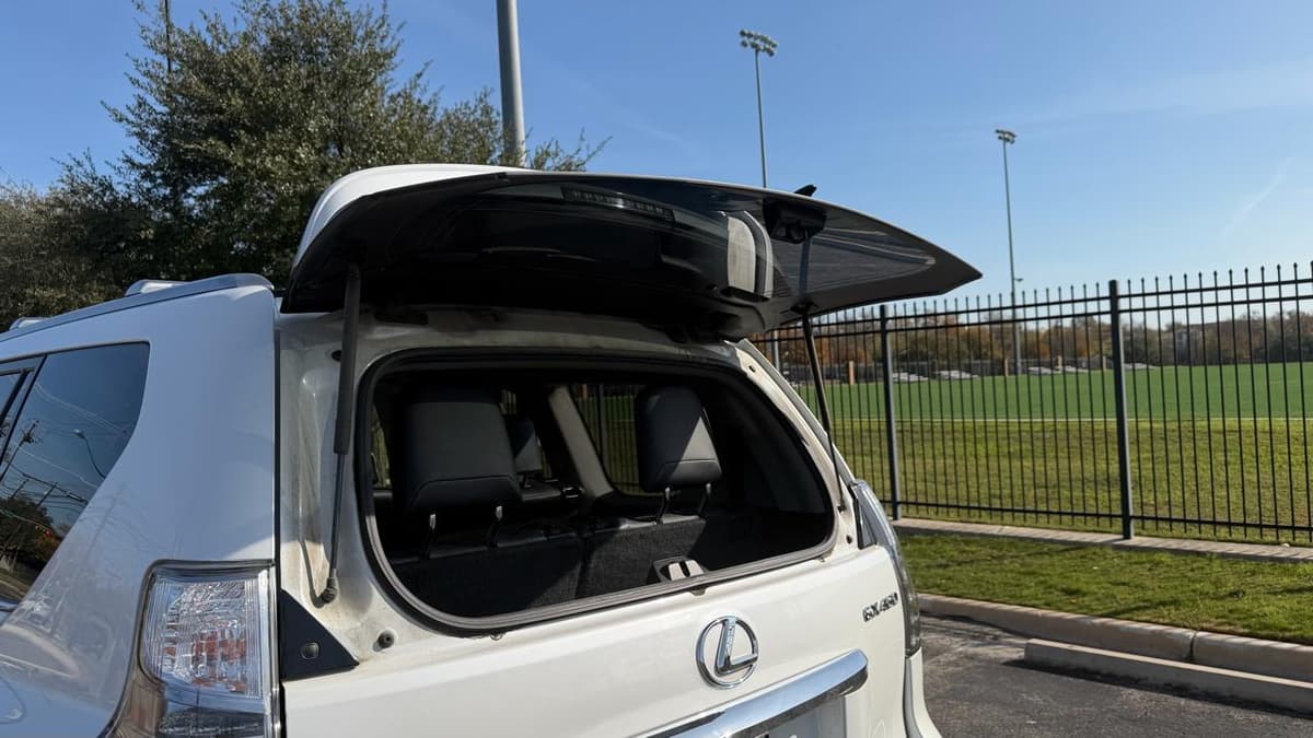 2017 Lexus GX - Image 11