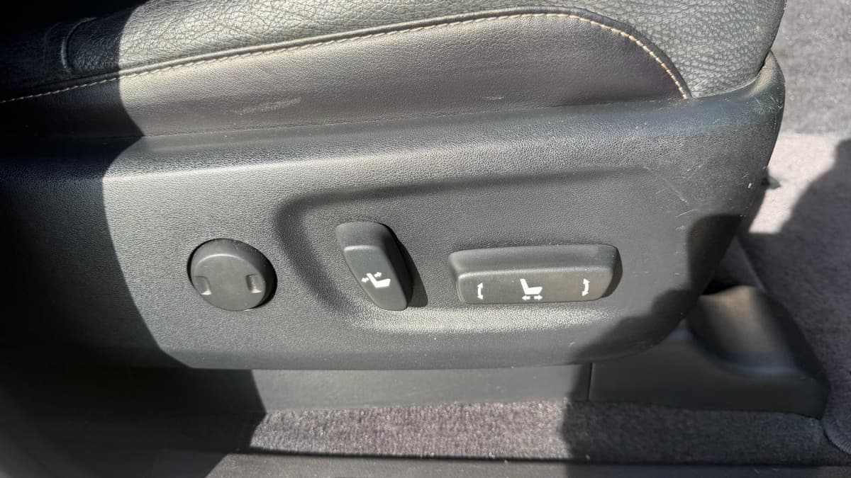 2017 Lexus GX - Image 16